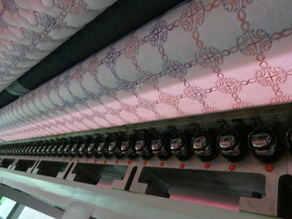 de industriële naaimachine van de borduurwerk naaimachine